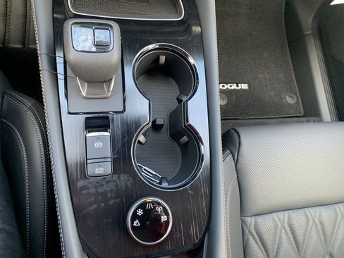 New 2026 Nissan Rogue Platinum image 17