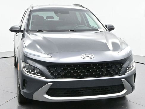 Used 2022 Hyundai Kona Limited FWD image 2