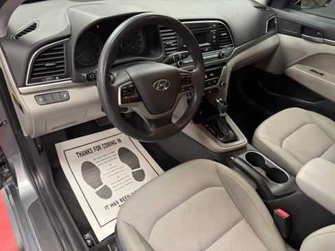 Used 2017 Hyundai Elantra SE FWD image 10