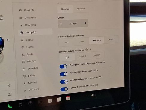 Used 2023 Tesla Model 3 Standard Range image 29
