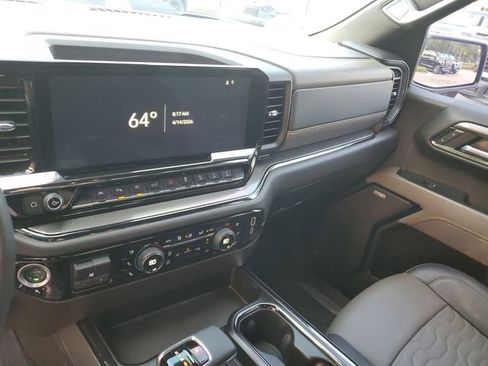 Used 2024 Chevrolet Silverado 1500 ZR2 w/ Technology Package image 27