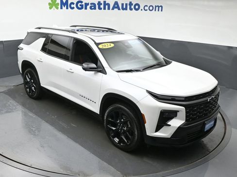 Certified 2024 Chevrolet Traverse RS w/ LPO, Floor Liner Package image 3