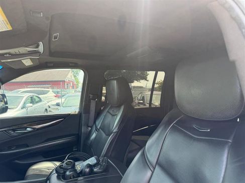 Used 2015 Cadillac Escalade ESV Platinum AWD/4WD image 38