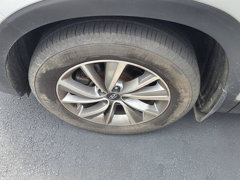 Used 2019 Hyundai Santa Fe Limited FWD image 7