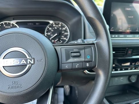 Used 2022 Nissan Rogue SV FWD image 22