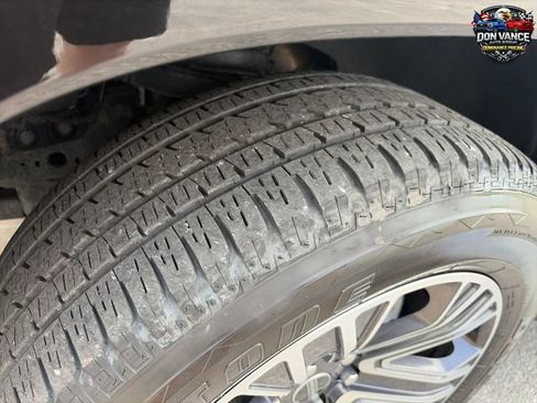 Used 2025 Jeep Wagoneer L 4WD image 28