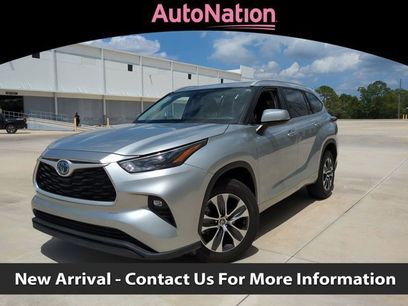 Used 2023 Toyota Highlander XLE