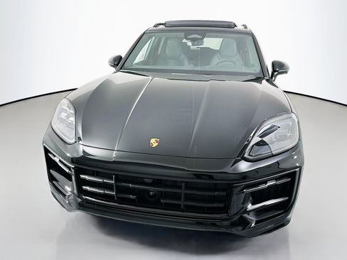 New 2026 Porsche Cayenne GTS AWD/4WD image 6