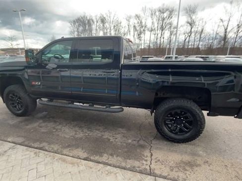 Used 2016 Chevrolet Silverado 2500 LT w/ Midnight Edition image 5