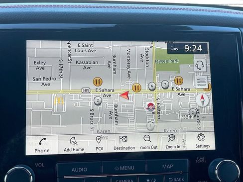 Used 2021 Nissan Titan PRO-4X w/ Pro-4x Convenience Package image 13