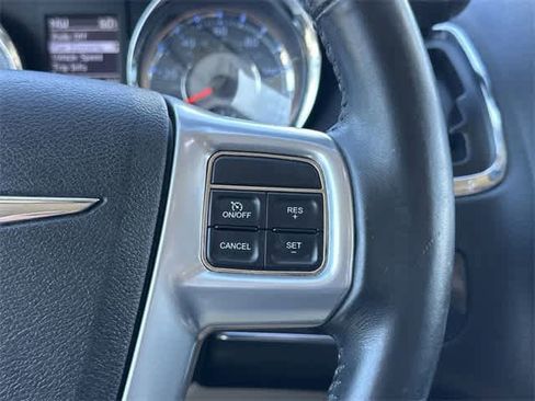 Used 2013 Chrysler Town & Country Touring image 20