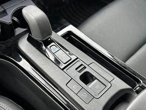 Used 2025 Toyota Prius XLE image 32