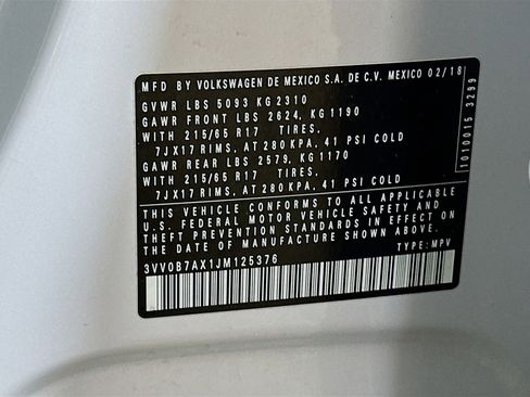 Used 2018 Volkswagen Tiguan S image 29