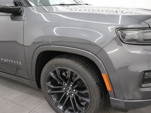 Used 2022 Jeep Grand Wagoneer Series II AWD/4WD image 23