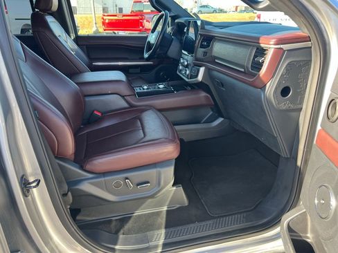 Used 2024 Ford Expedition Limited image 20