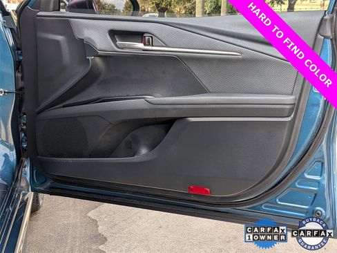 Used 2025 Toyota Camry SE image 19