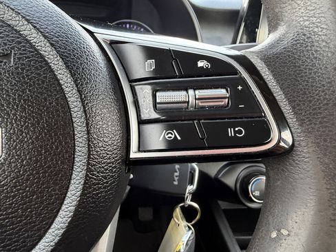 Used 2023 Kia Forte LXS image 11