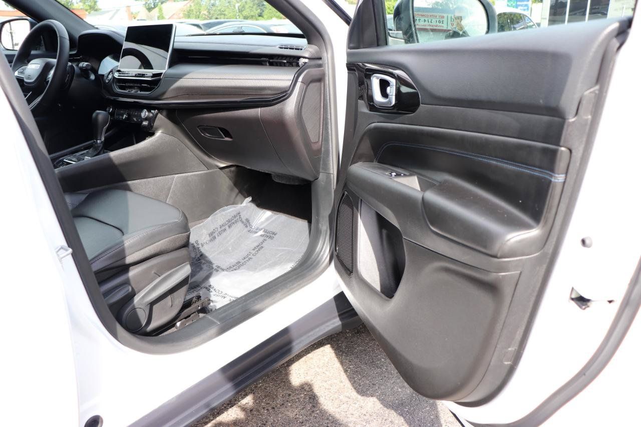 Used 2026 Jeep Compass Limited AWD/4WD image 14