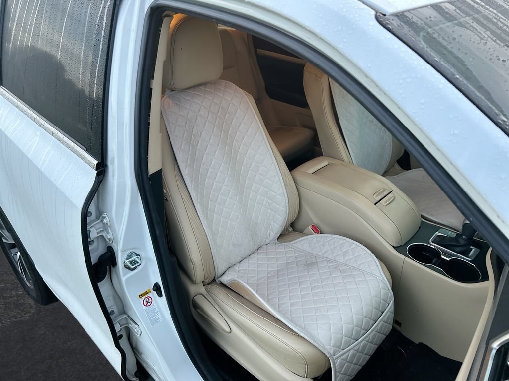 Used 2017 Toyota Highlander Plus FWD image 30