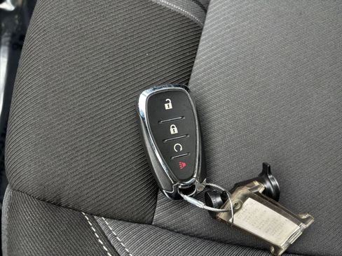 Used 2025 Chevrolet Blazer LT FWD image 25