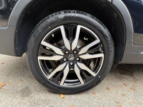 Used 2020 Honda Pilot Touring image 11