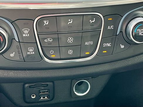 Used 2023 Chevrolet Traverse Premier w/ LPO, Floor Liner Package AWD/4WD image 21