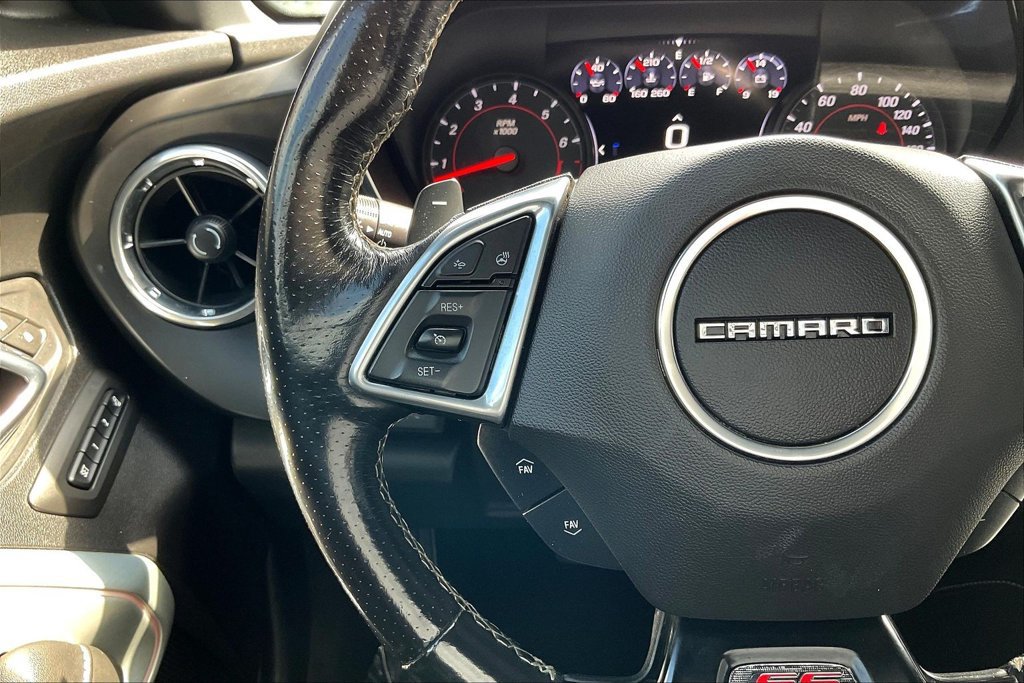 Used 2020 Chevrolet Camaro SS RWD image 6