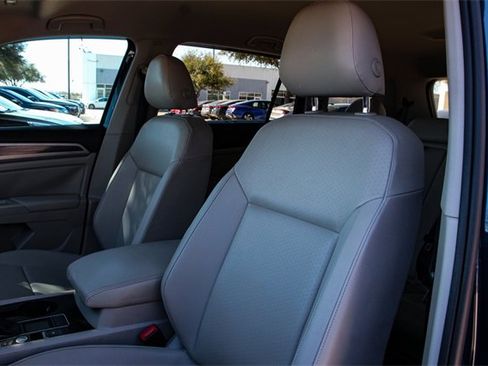 Used 2019 Volkswagen Atlas SE w/ Towing Package image 11