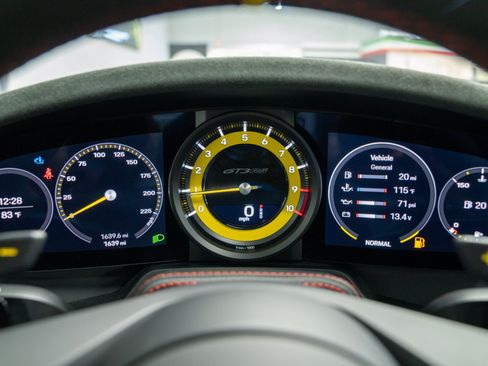 Used 2025 Porsche 911 GT3 RS RWD image 33