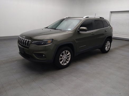 Used 2019 Jeep Cherokee Latitude w/ Popular Appearance Group AWD/4WD image 2
