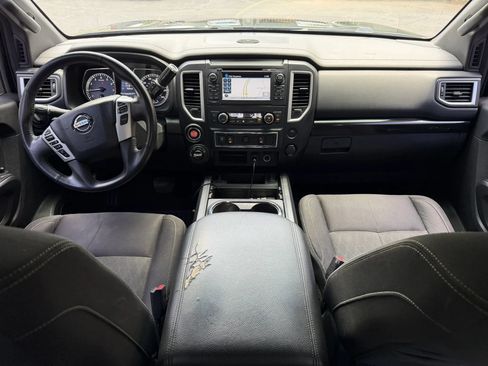 Used 2018 Nissan Titan SV w/ SV Convenience Package AWD/4WD image 13
