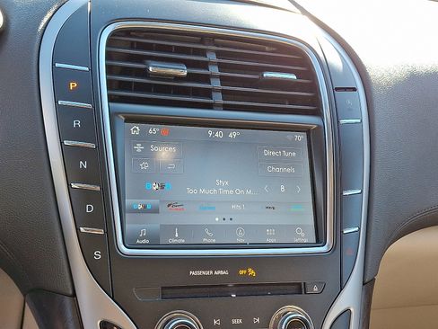 Used 2020 Lincoln Nautilus Reserve image 20