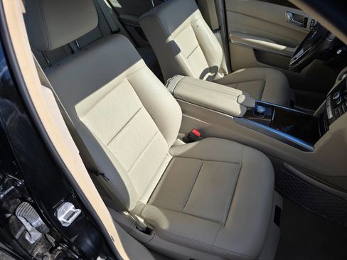 Used 2015 Mercedes-Benz E 250 BlueTEC 4MATIC Sedan w/ Premium 1 Package image 30