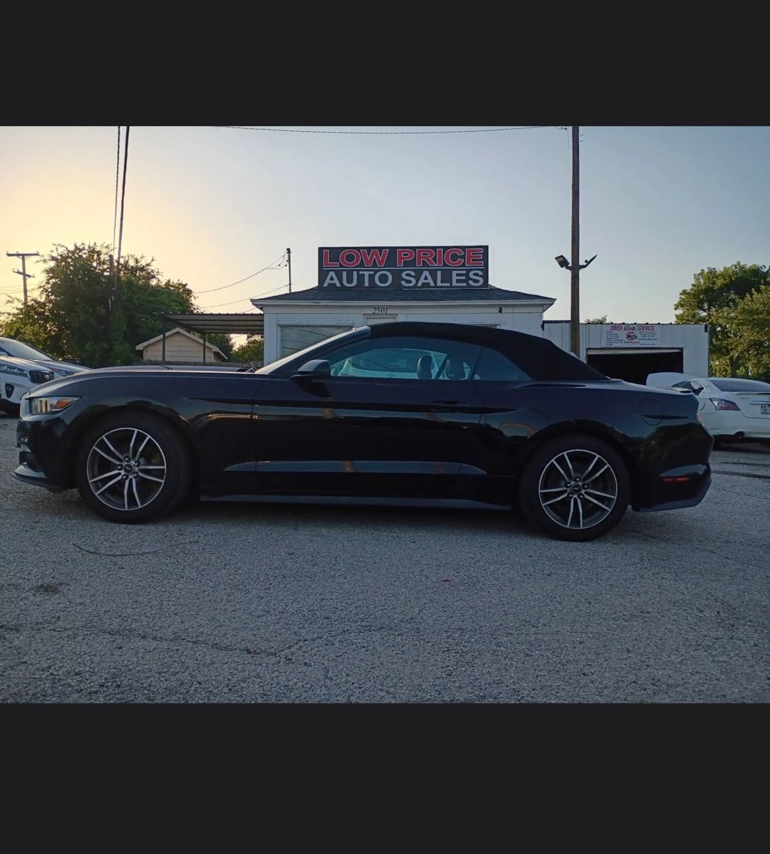 Used 2017 Ford Mustang Premium RWD image 2
