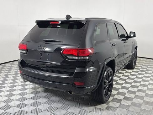 Used 2021 Jeep Grand Cherokee Laredo X AWD/4WD image 5