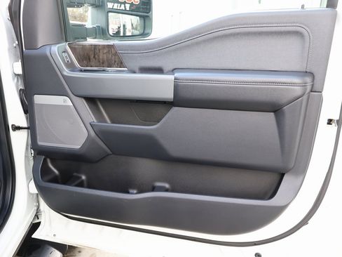 Used 2023 Ford F250 Lariat w/ Sport Appearance Package image 39