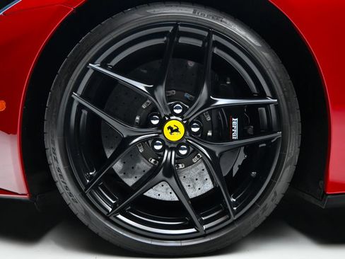 Used 2015 Ferrari F12 Berlinetta image 5