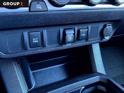 Certified 2023 Toyota Tacoma SR5 AWD/4WD image 36