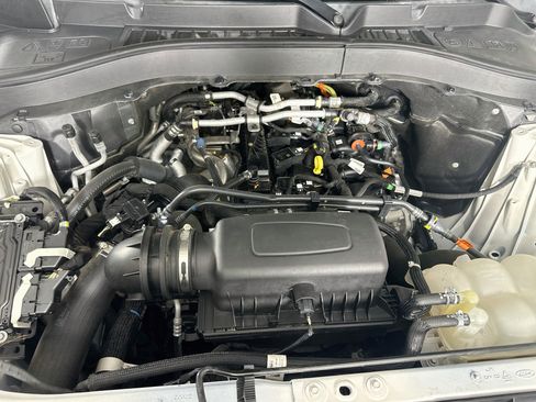 Used 2021 Ford Explorer XLT RWD image 34