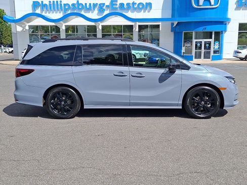 Used 2024 Honda Odyssey Sport image 7