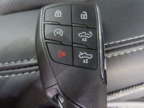 Used 2025 GMC Sierra EV Denali image 75