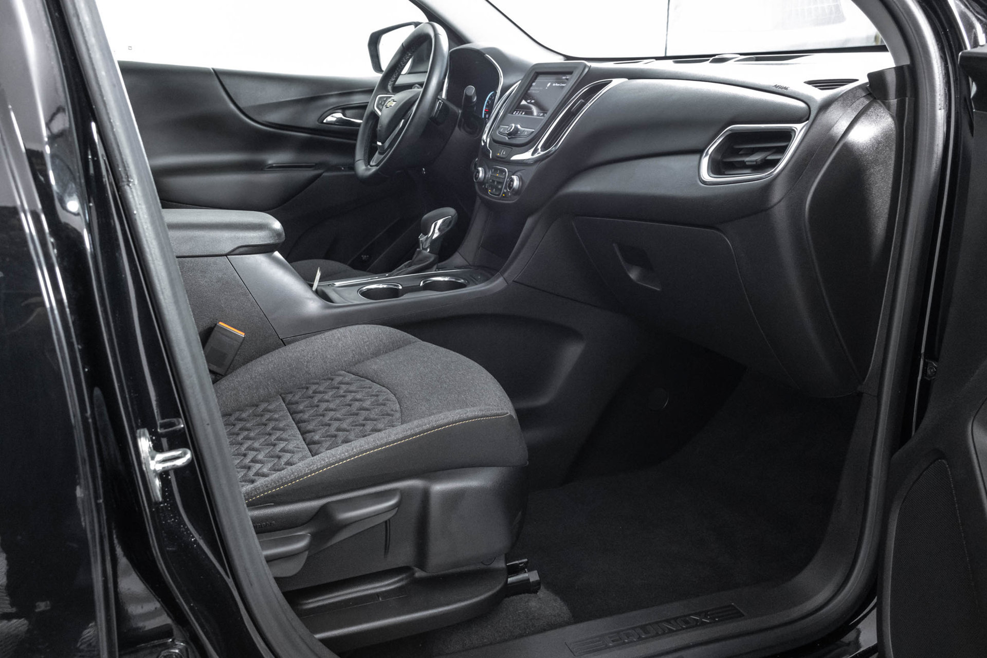 Used 2024 Chevrolet Equinox LT w/ LPO, Floor Liner Package AWD/4WD image 41
