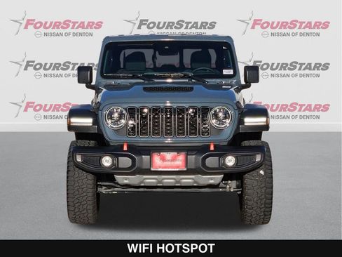 Used 2025 Jeep Gladiator Mojave w/ Convenience Group image 10