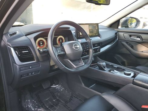 Used 2026 Nissan Rogue SL AWD/4WD image 17