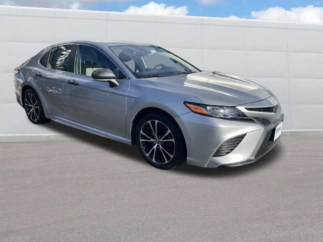 Used 2020 Toyota Camry SE w/ Convenience Package FWD image 8