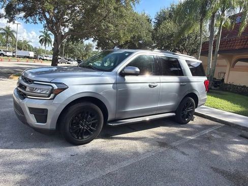 Used 2023 Ford Expedition XLT RWD image 1