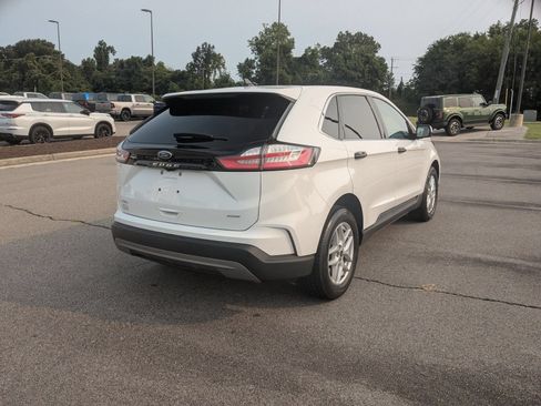 Used 2023 Ford Edge SEL AWD/4WD image 3