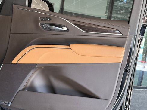 Used 2021 Cadillac Escalade Premium Luxury w/ Performance Package image 29