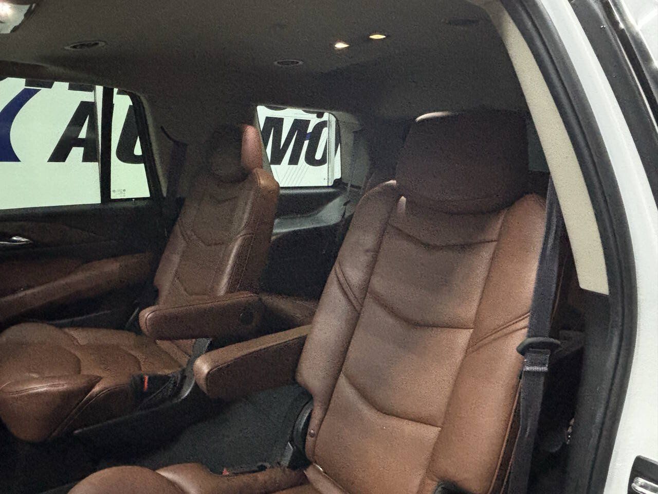 Used 2016 Cadillac Escalade Premium AWD/4WD image 31
