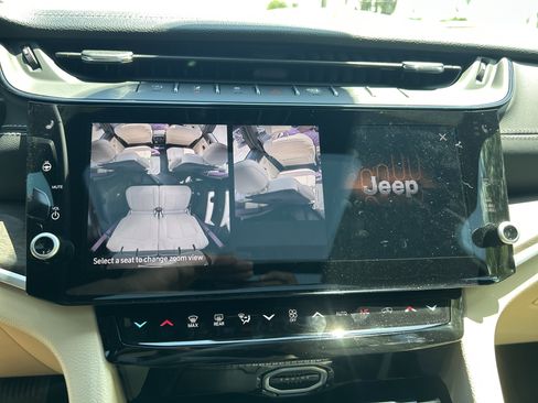 New 2026 Jeep Grand Cherokee L Limited w/ Luxury Tech Group II RWD image 28